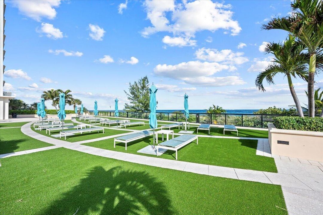 Active With Contract: $1,299,900 (2 beds, 2 baths, 1236 Square Feet)