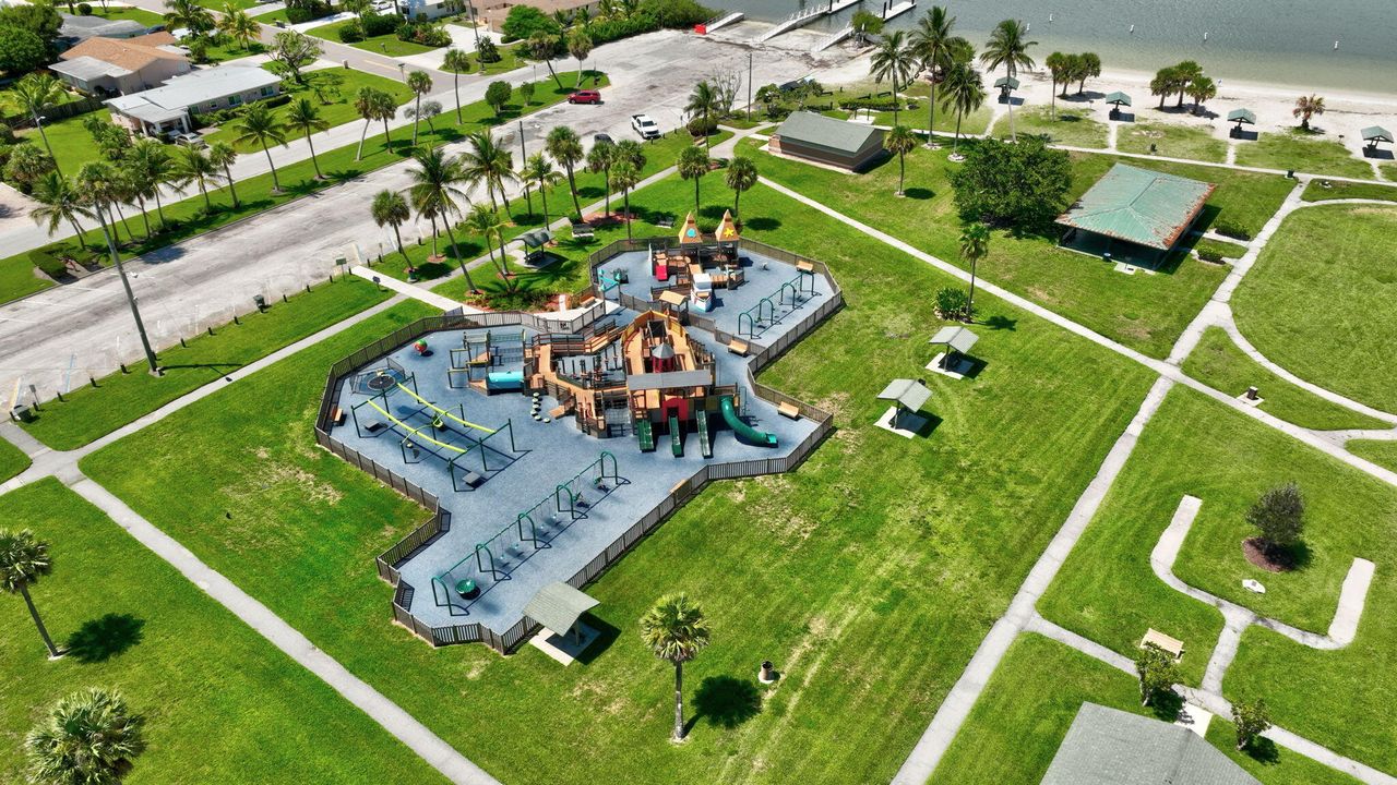 For Rent: $2,700 (2 beds, 1 baths, 1453 Square Feet)