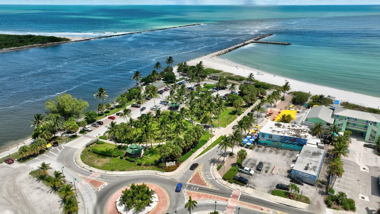 For Rent: $2,700 (2 beds, 1 baths, 1453 Square Feet)