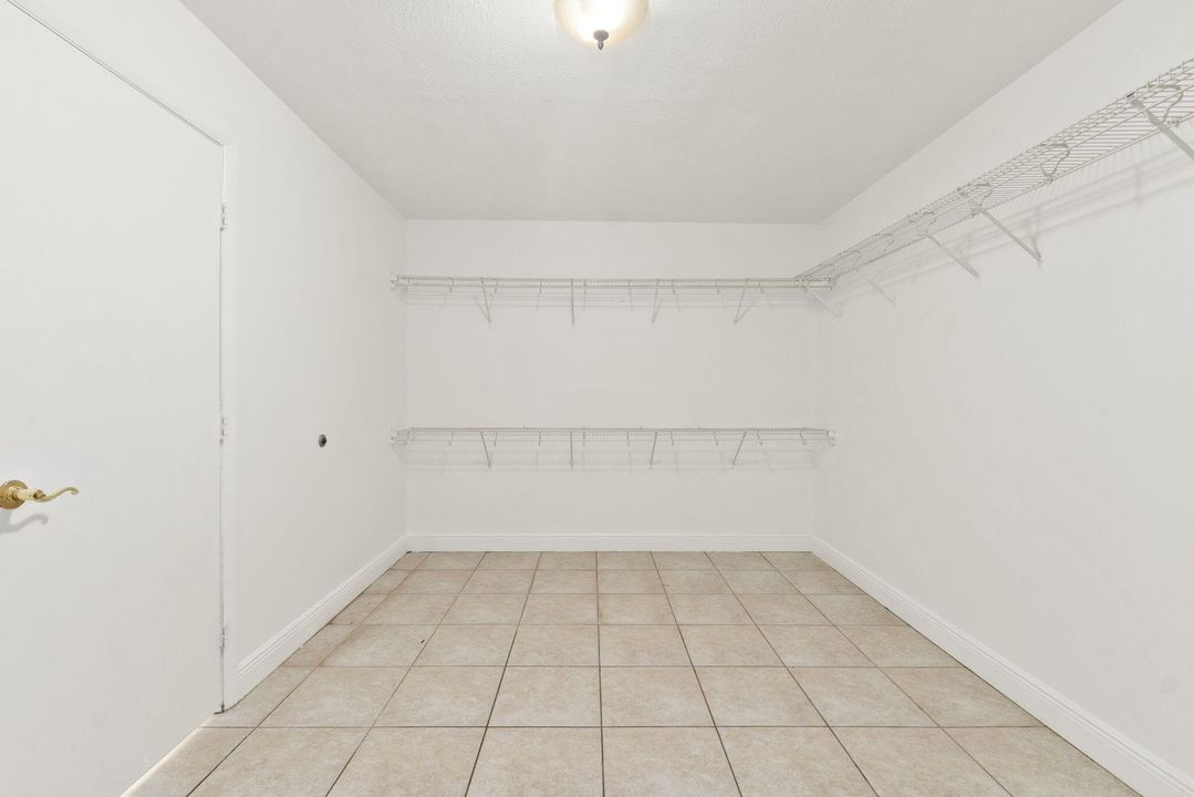 Active With Contract: $279,900 (2 beds, 2 baths, 1514 Square Feet)