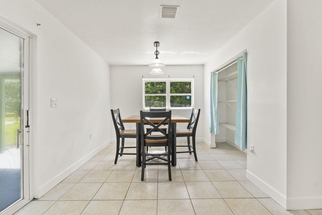 Active With Contract: $279,900 (2 beds, 2 baths, 1514 Square Feet)