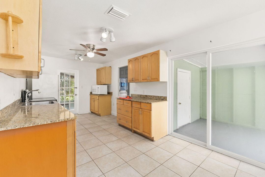 Active With Contract: $279,900 (2 beds, 2 baths, 1514 Square Feet)
