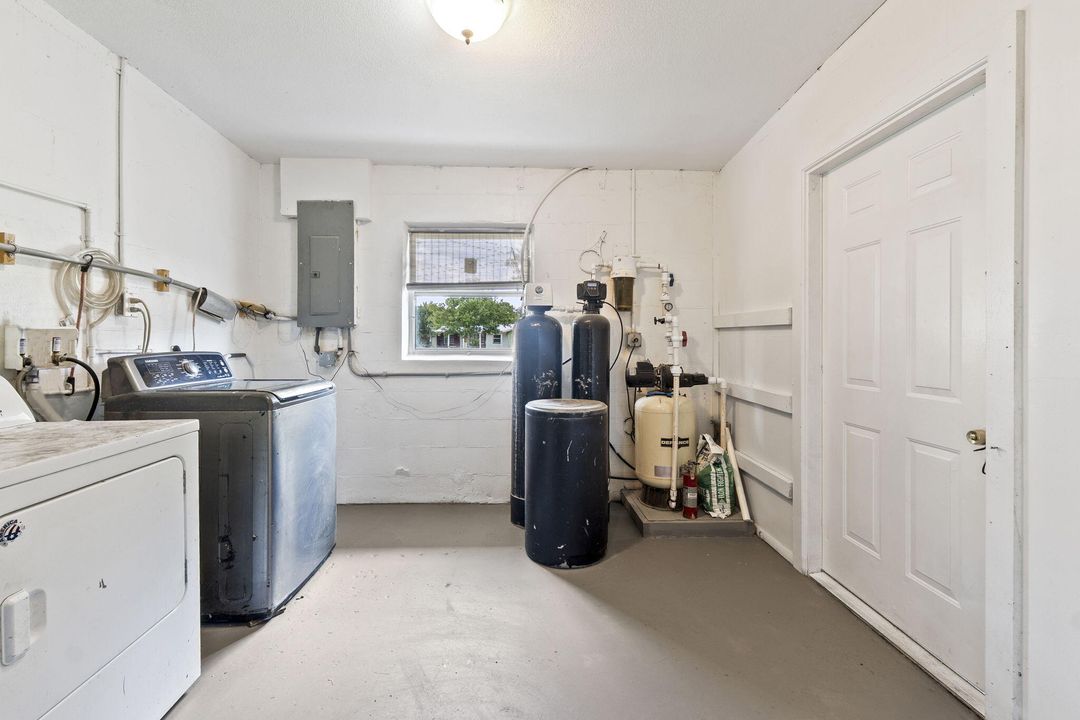 Active With Contract: $279,900 (2 beds, 2 baths, 1514 Square Feet)