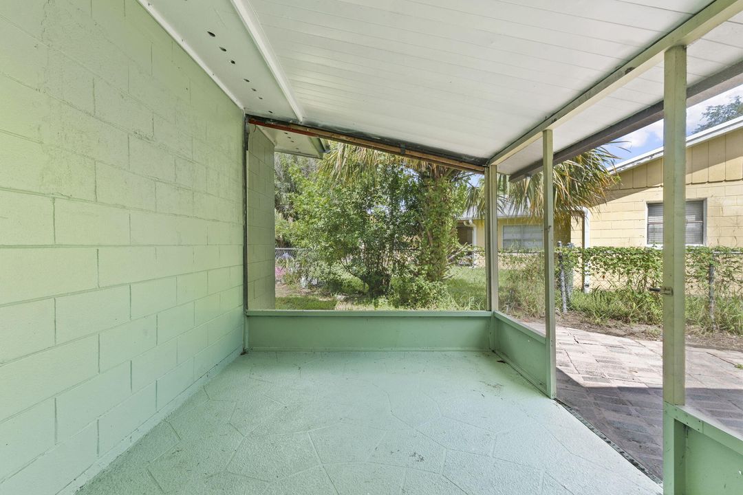 Active With Contract: $279,900 (2 beds, 2 baths, 1514 Square Feet)