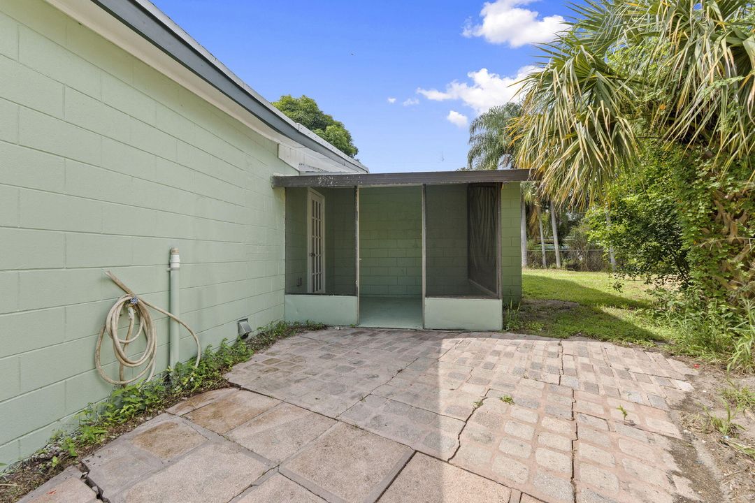 Active With Contract: $279,900 (2 beds, 2 baths, 1514 Square Feet)