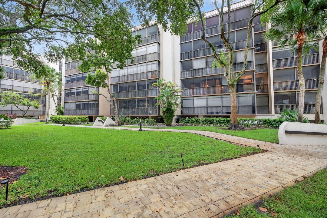 待售: $450,000 (2 贝兹, 2 浴室, 1845 平方英尺)