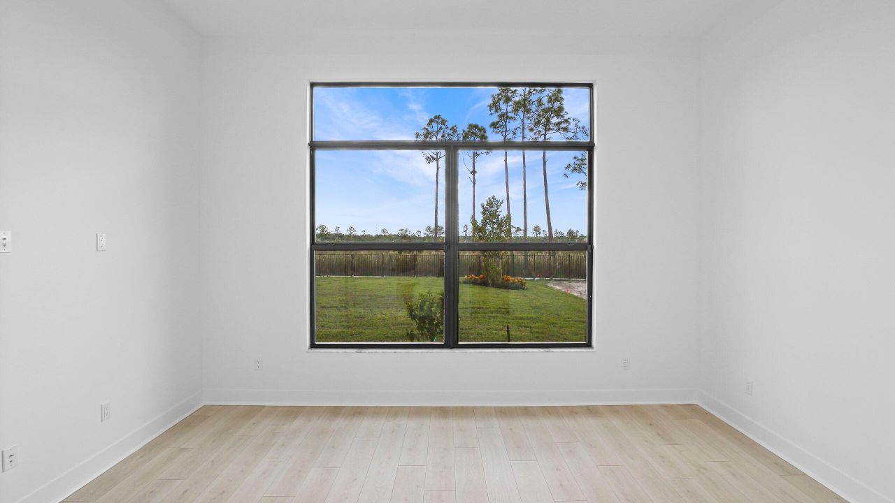 Под контрактом: $1,049,990 (3 спален, 3 ванн, 2129 Квадратных фут)