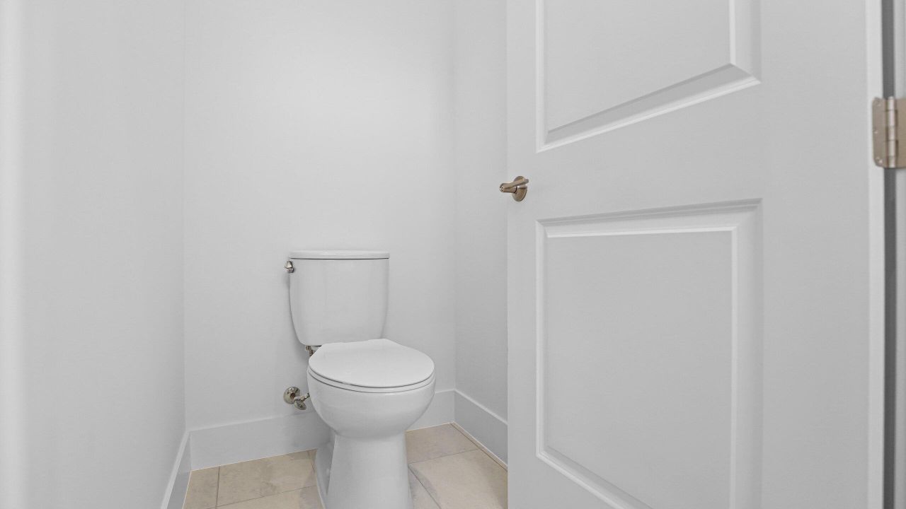 Под контрактом: $1,049,990 (3 спален, 3 ванн, 2129 Квадратных фут)