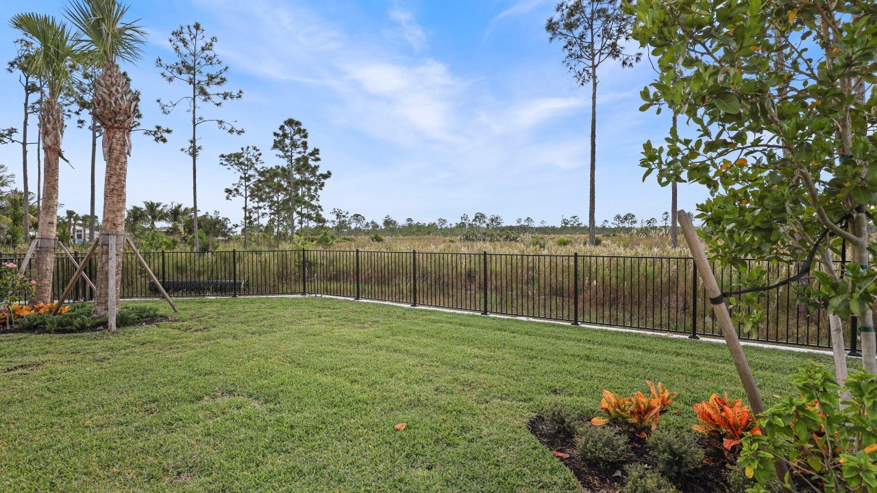 Под контрактом: $1,049,990 (3 спален, 3 ванн, 2129 Квадратных фут)