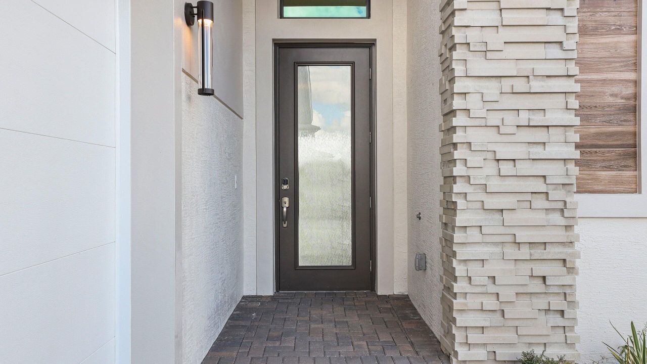 Под контрактом: $1,049,990 (3 спален, 3 ванн, 2129 Квадратных фут)