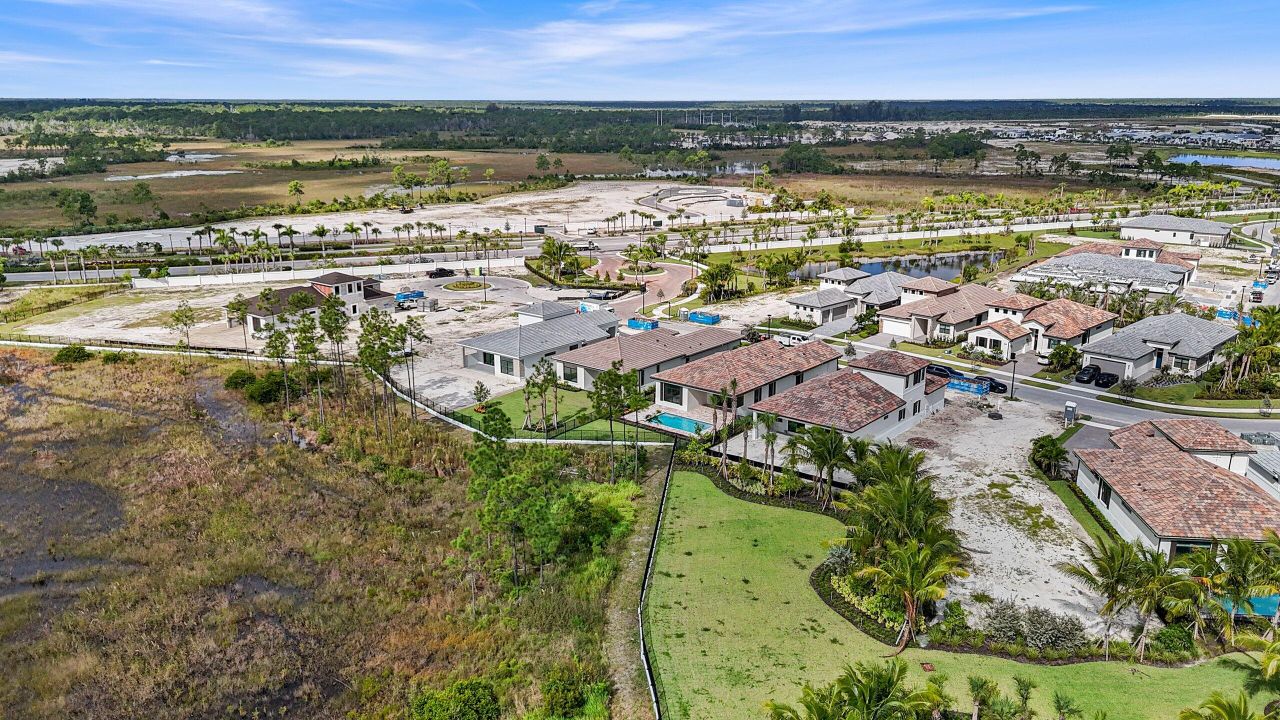 Под контрактом: $1,049,990 (3 спален, 3 ванн, 2129 Квадратных фут)