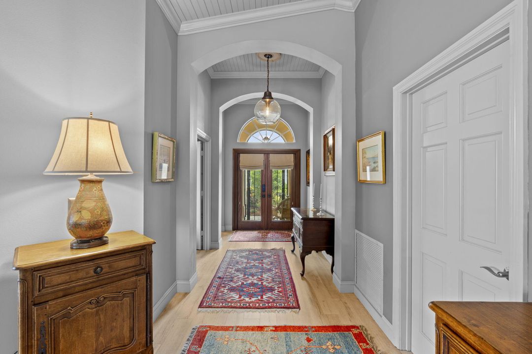 Под контрактом: $745,000 (3 спален, 2 ванн, 1944 Квадратных фут)