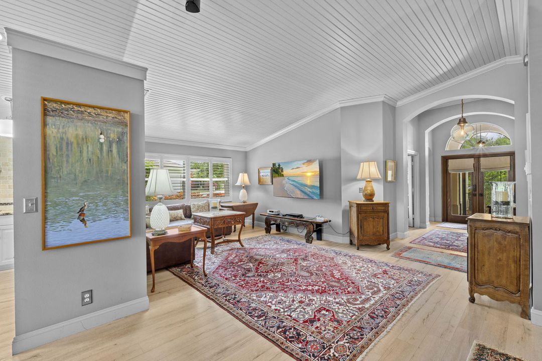 Под контрактом: $745,000 (3 спален, 2 ванн, 1944 Квадратных фут)