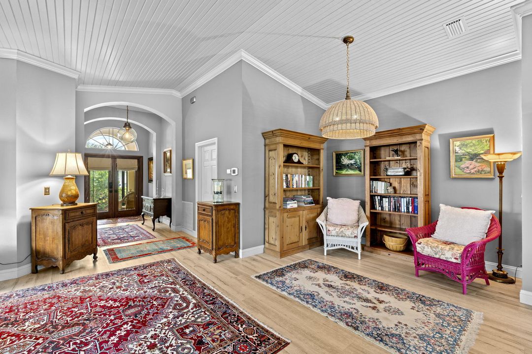 Под контрактом: $745,000 (3 спален, 2 ванн, 1944 Квадратных фут)