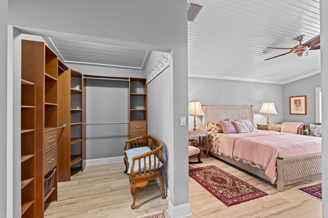 Под контрактом: $745,000 (3 спален, 2 ванн, 1944 Квадратных фут)