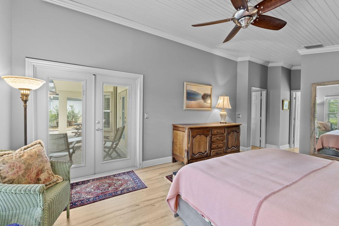 Под контрактом: $745,000 (3 спален, 2 ванн, 1944 Квадратных фут)