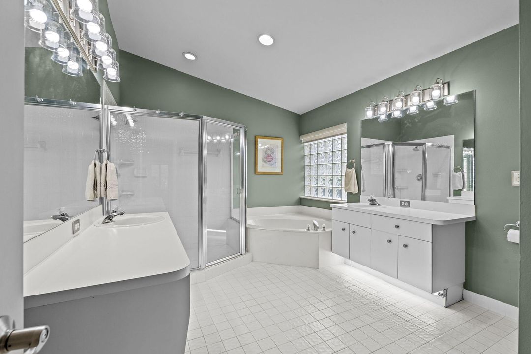 Под контрактом: $745,000 (3 спален, 2 ванн, 1944 Квадратных фут)