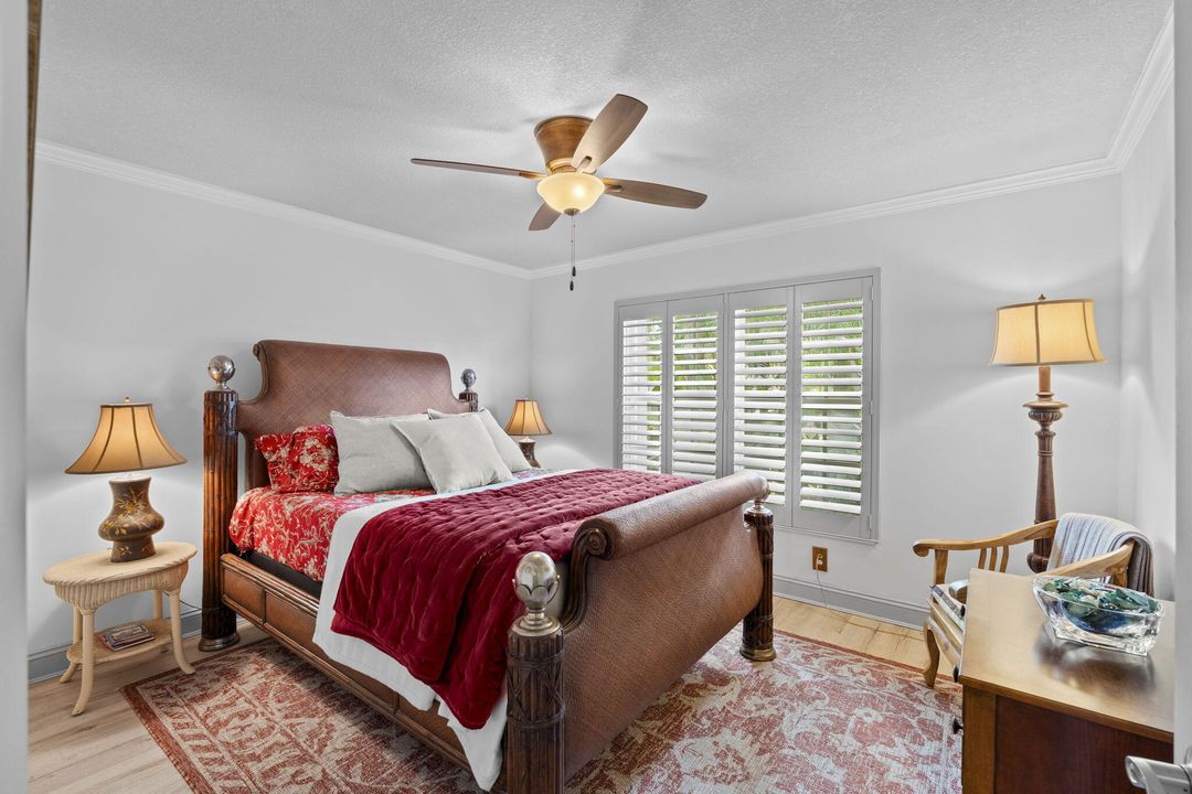 Под контрактом: $745,000 (3 спален, 2 ванн, 1944 Квадратных фут)