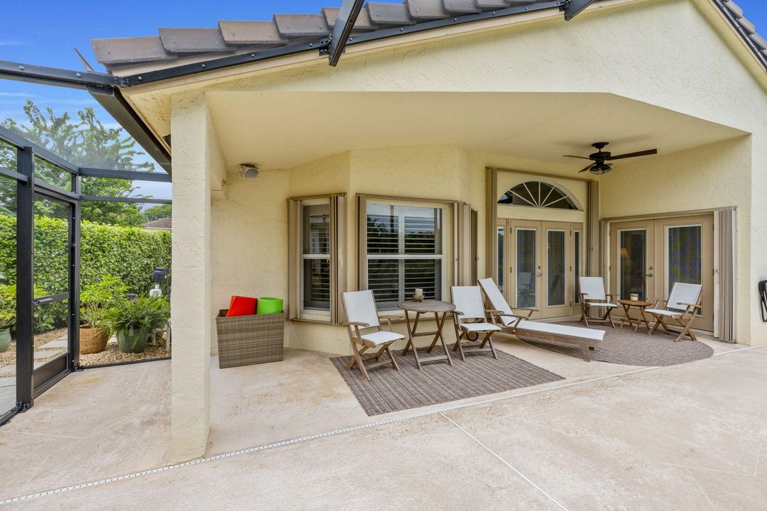 Под контрактом: $745,000 (3 спален, 2 ванн, 1944 Квадратных фут)