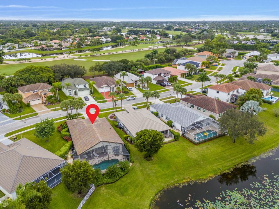 Под контрактом: $745,000 (3 спален, 2 ванн, 1944 Квадратных фут)