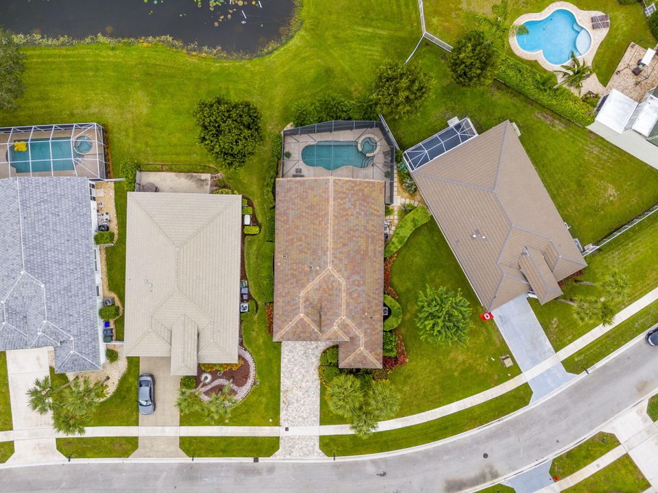 Под контрактом: $745,000 (3 спален, 2 ванн, 1944 Квадратных фут)