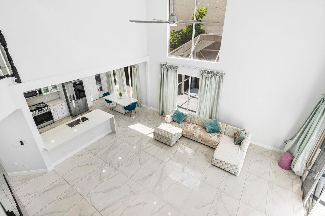 En Venta: $1,200,000 (3 camas, 3 baños, 2584 Pies cuadrados)