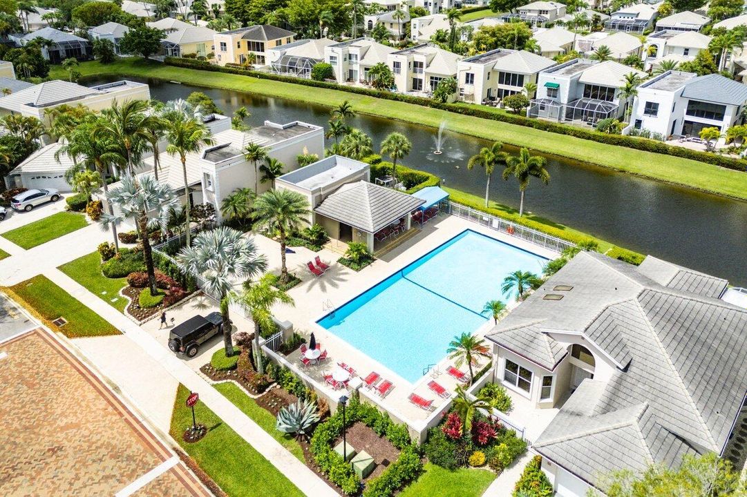 En Venta: $1,200,000 (3 camas, 3 baños, 2584 Pies cuadrados)