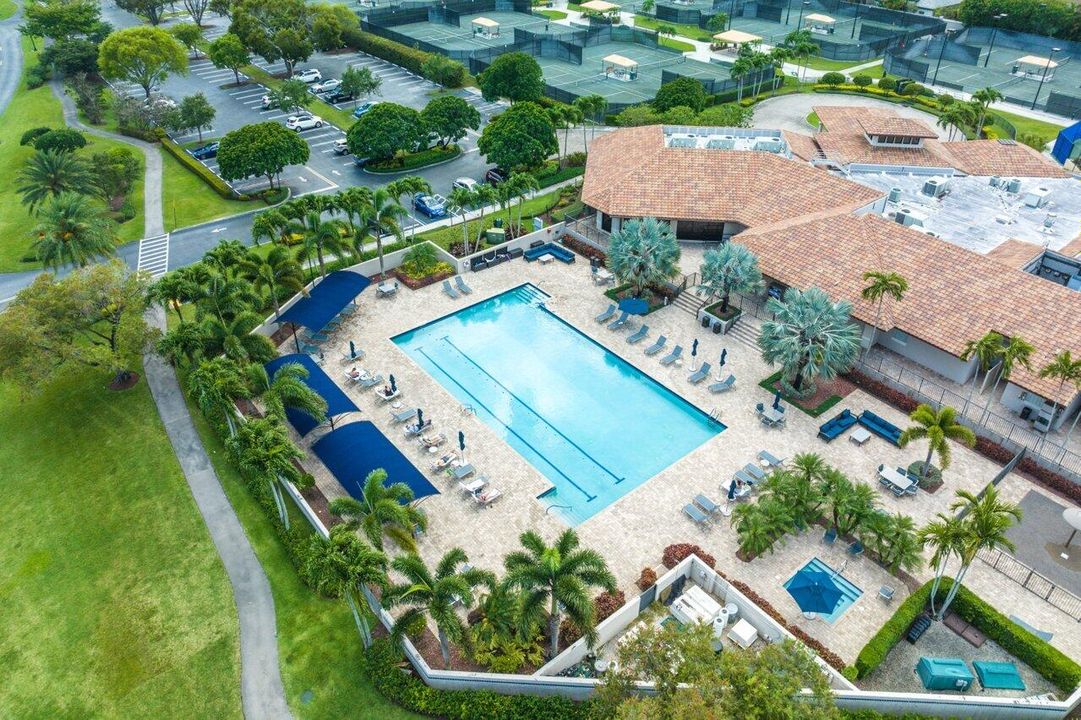 En Venta: $1,200,000 (3 camas, 3 baños, 2584 Pies cuadrados)