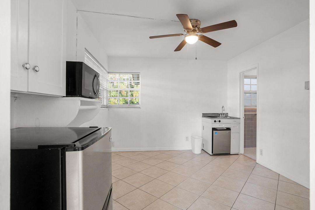 合同活跃: $1,450 (0 贝兹, 1 浴室, 1668 平方英尺)