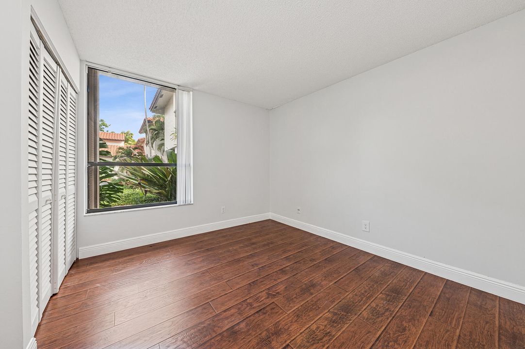 Под контрактом: $425,000 (3 спален, 3 ванн, 1710 Квадратных фут)