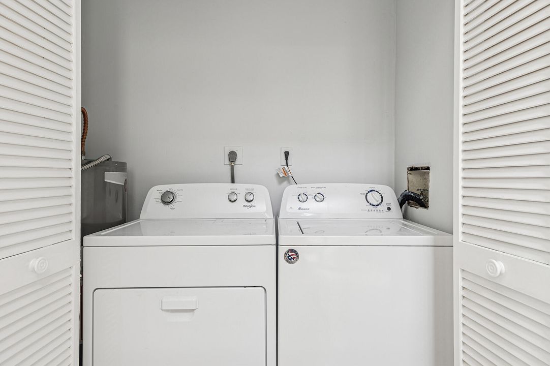 Под контрактом: $425,000 (3 спален, 3 ванн, 1710 Квадратных фут)