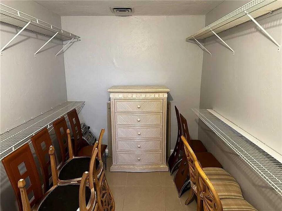 出租: $2,290 (2 贝兹, 2 浴室, 1121 平方英尺)