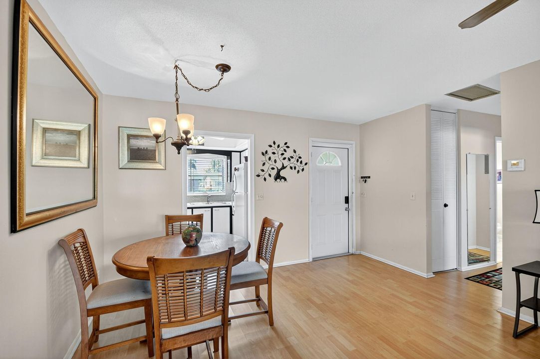 合同活跃: $1,400 (1 贝兹, 1 浴室, 612 平方英尺)