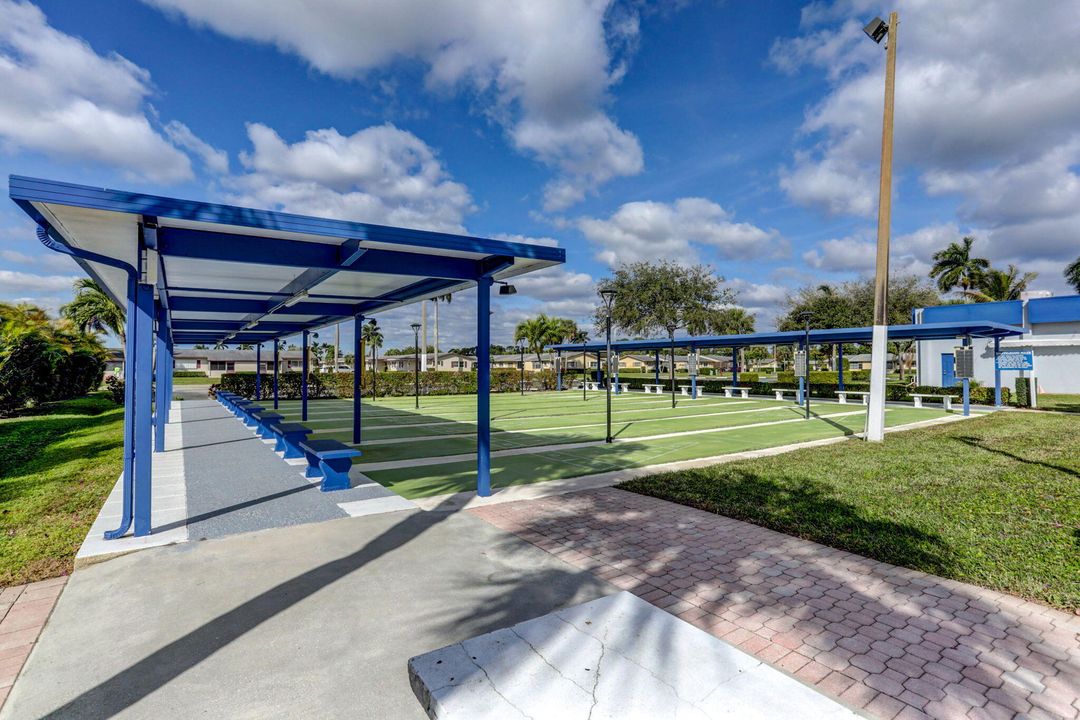 合同活跃: $1,400 (1 贝兹, 1 浴室, 612 平方英尺)