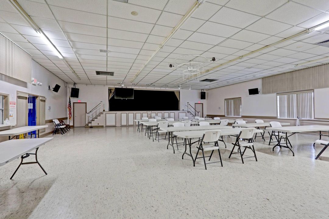 合同活跃: $1,400 (1 贝兹, 1 浴室, 612 平方英尺)