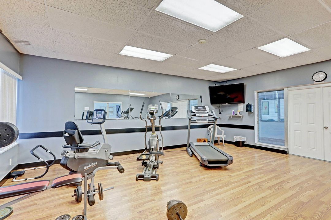 合同活跃: $1,400 (1 贝兹, 1 浴室, 612 平方英尺)