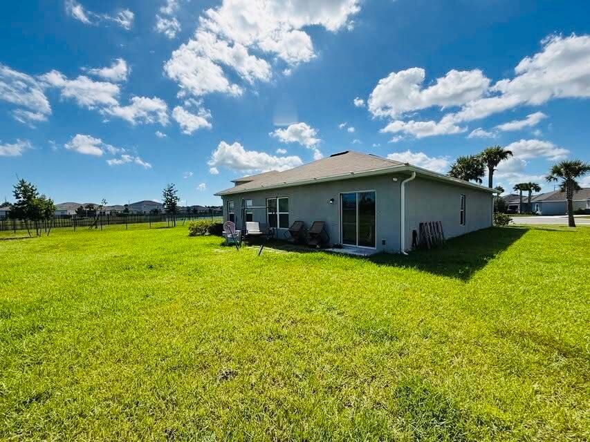 For Sale: $379,900 (4 beds, 2 baths, 1715 Square Feet)