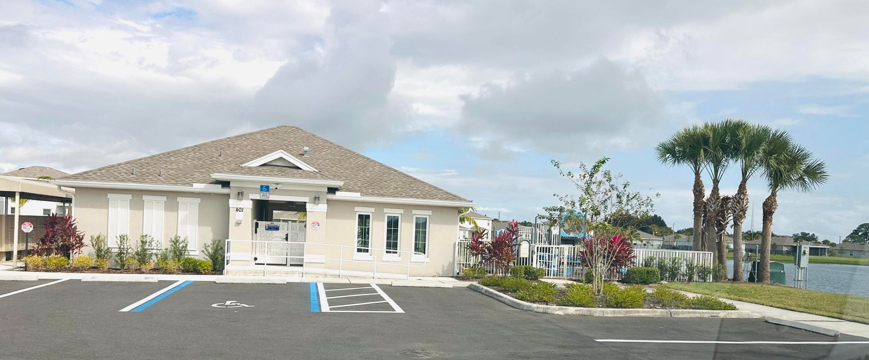 For Sale: $379,900 (4 beds, 2 baths, 1715 Square Feet)