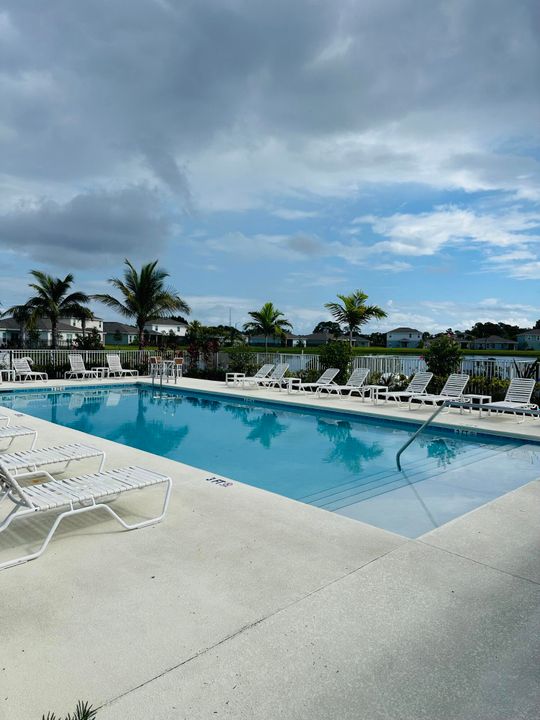 For Sale: $379,900 (4 beds, 2 baths, 1715 Square Feet)