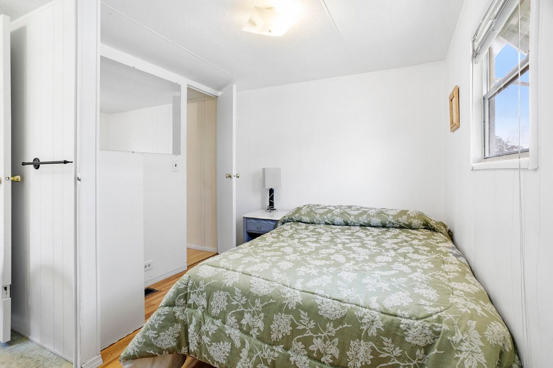 For Sale: $124,000 (3 beds, 1 baths, 972 Square Feet)