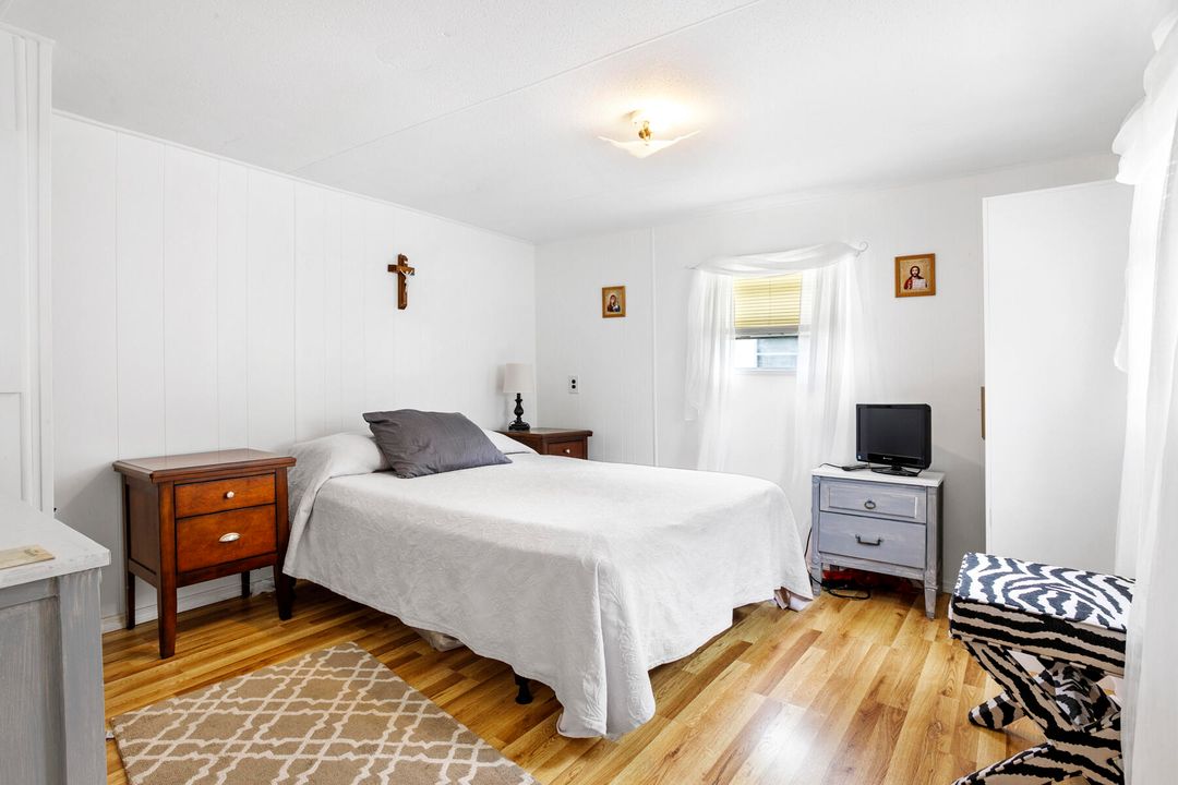 For Sale: $124,000 (3 beds, 1 baths, 972 Square Feet)