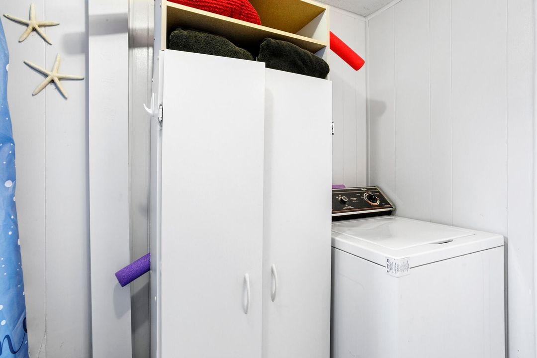 For Sale: $124,000 (3 beds, 1 baths, 972 Square Feet)