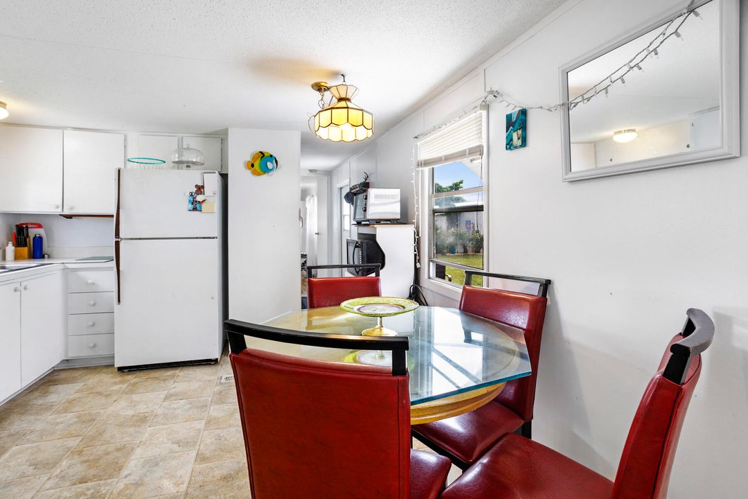 For Sale: $124,000 (3 beds, 1 baths, 972 Square Feet)