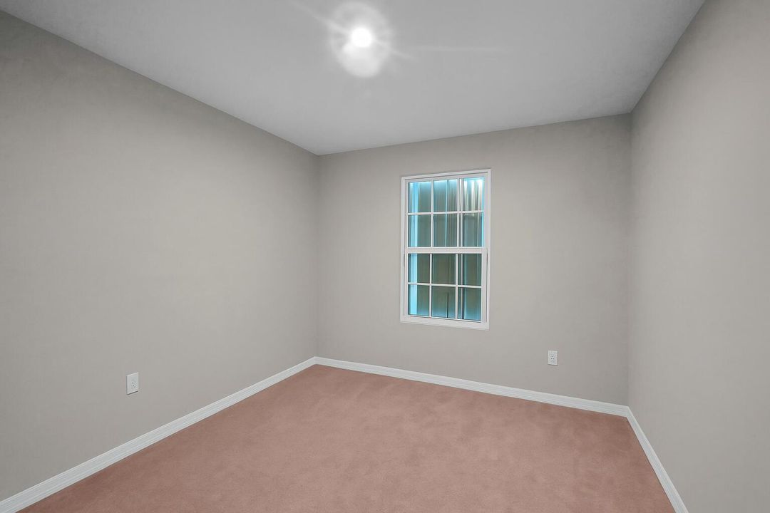 出租: $2,400 (4 贝兹, 2 浴室, 2046 平方英尺)