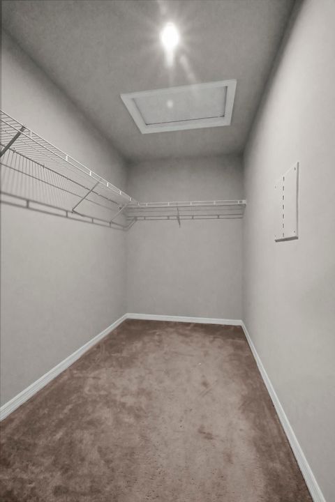 出租: $2,400 (4 贝兹, 2 浴室, 2046 平方英尺)