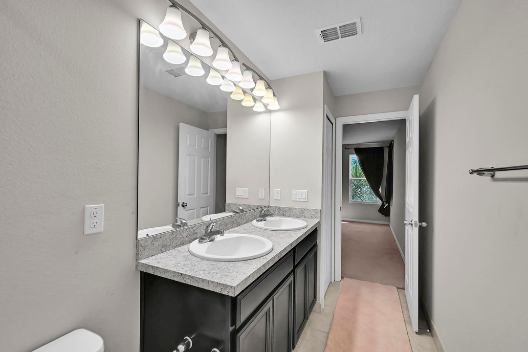 出租: $2,400 (4 贝兹, 2 浴室, 2046 平方英尺)