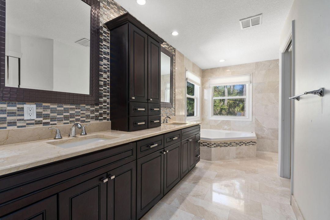 For Sale: $2,175,888 (5 beds, 5 baths, 5028 Square Feet)