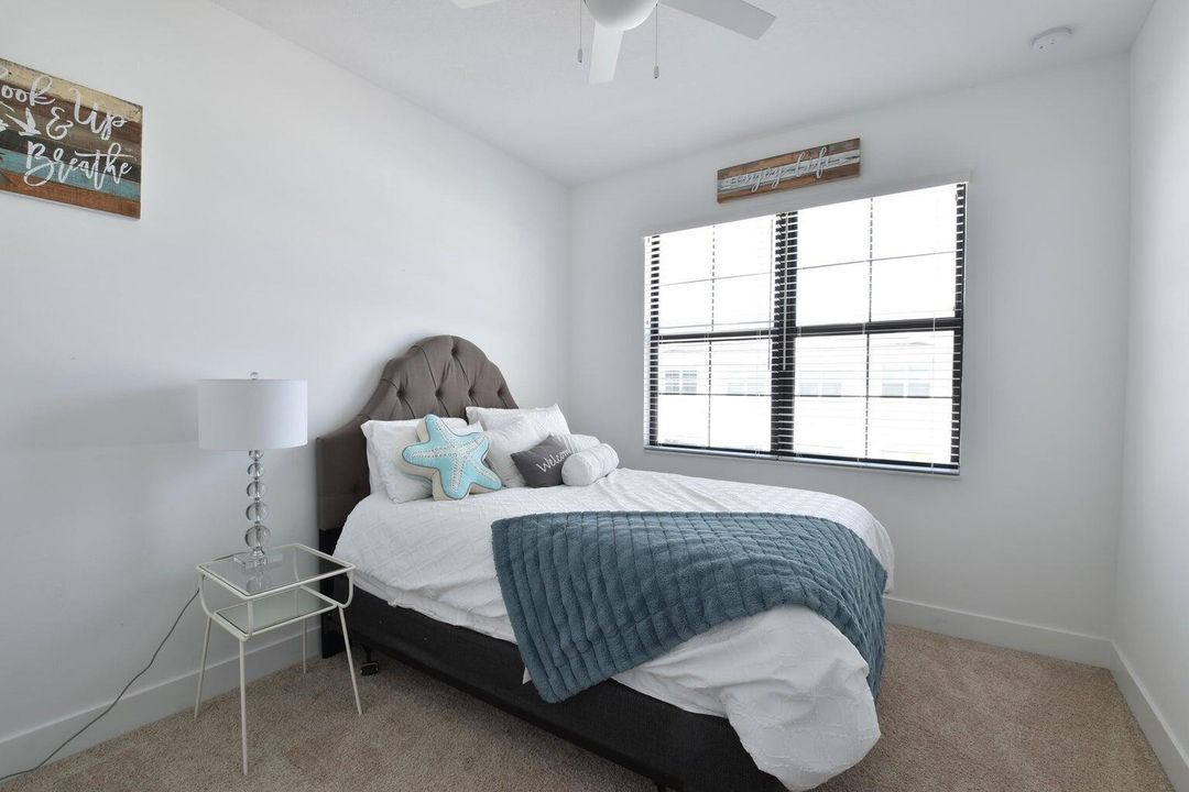 Под контрактом: $5,300 (3 спален, 3 ванн, 2252 Квадратных фут)