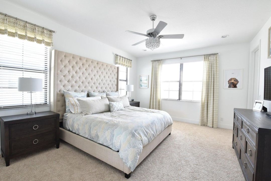 Под контрактом: $5,300 (3 спален, 3 ванн, 2252 Квадратных фут)