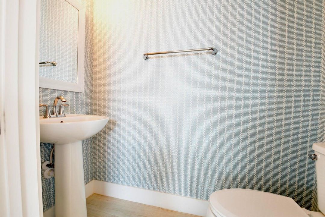 Под контрактом: $5,300 (3 спален, 3 ванн, 2252 Квадратных фут)